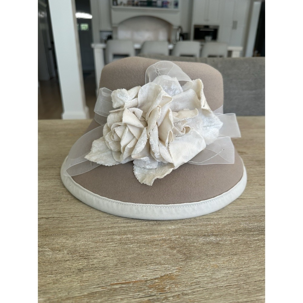 Jennifer Cirelli Millinery Felt Hat Beige Floral Bridal Tea Party Church Derby - Picture 2 of 6